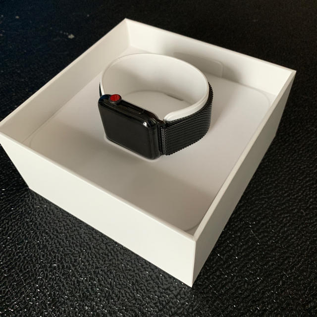 Apple(アップル)のApple Watch Series 3 42mm ミラネーゼ スペースグレイ メンズの時計(腕時計(デジタル))の商品写真