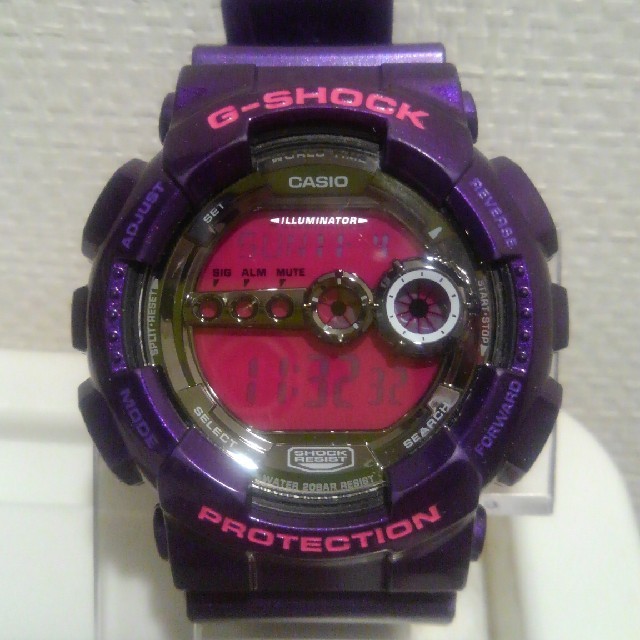 G-SHOCK　紫×ピンク メンズの時計(腕時計(デジタル))の商品写真