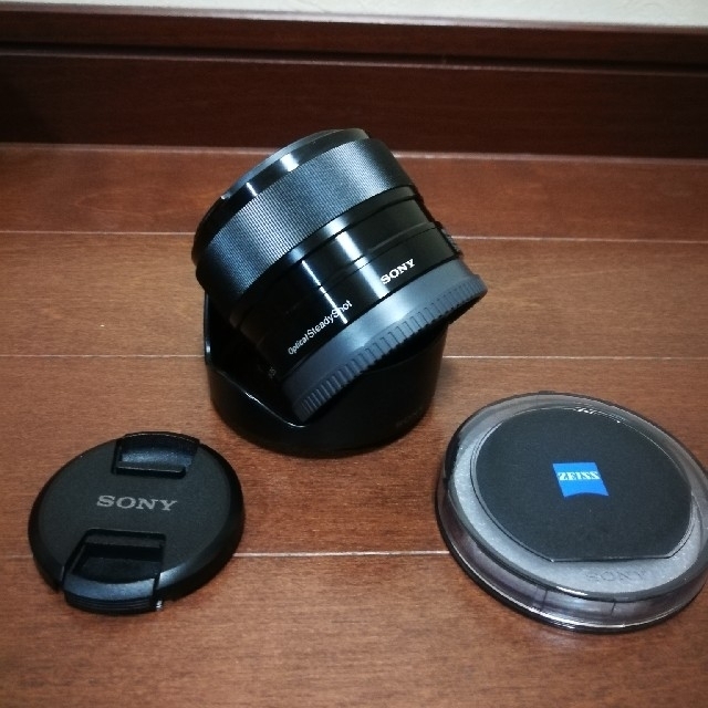 SONY(ソニー)の値下げ!!　SONY SEL35F18　おまけ付 スマホ/家電/カメラのカメラ(レンズ(単焦点))の商品写真