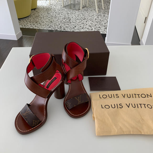 LOUIS VUITTON(ルイヴィトン)の1回使用のみ ルイヴィトン  オーシャン ドライブ ライン サンダル レディースの靴/シューズ(サンダル)の商品写真