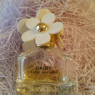 マークバイマークジェイコブス(MARC BY MARC JACOBS)のMARCJACOBSのDAISYです♪ (香水(女性用))