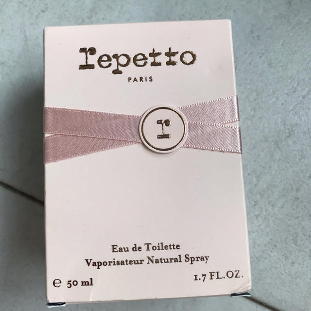 repetto(レペット)のrepetto レペット 香水 オードトワレ 新品半額以下 m コスメ/美容の香水(香水(女性用))の商品写真