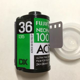 フジフイルム(富士フイルム)の【１個のみ】白黒フィルム NEOPAN 100 ACROS (フィルムカメラ)