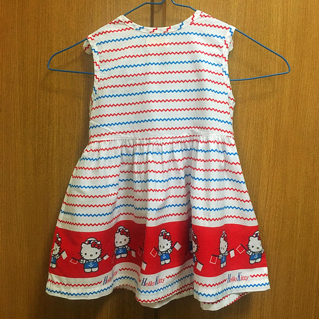 サンリオ(サンリオ)のサンリオ キティちゃん ワンピース キッズ/ベビー/マタニティのキッズ服女の子用(90cm~)(ワンピース)の商品写真