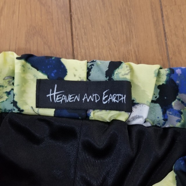 HEAVEN and Earth(ヘブンアンドアース)の【値下げ】HEVEN AND EARTH 花柄 ショートパンツ レディースのパンツ(ショートパンツ)の商品写真