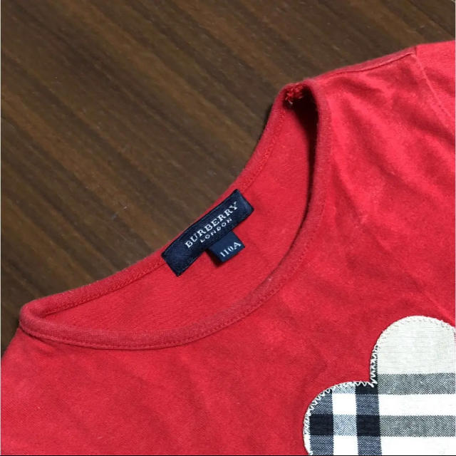 BURBERRY(バーバリー)のバーバリー Tシャツ 赤ハート 110cm キッズ/ベビー/マタニティのキッズ服女の子用(90cm~)(Tシャツ/カットソー)の商品写真