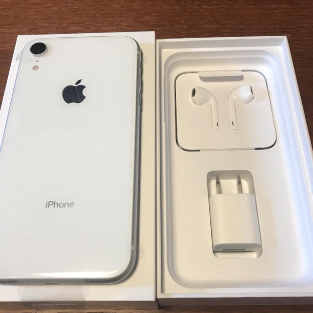 iPhone(アイフォーン)のiPhone XR 128G simフリー スマホ/家電/カメラのスマートフォン/携帯電話(スマートフォン本体)の商品写真