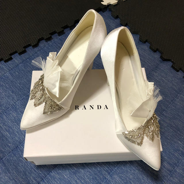 RANDA(ランダ)の新品 RANDA パンプス ブライダルシューズ ビジュー  レディースの靴/シューズ(ハイヒール/パンプス)の商品写真
