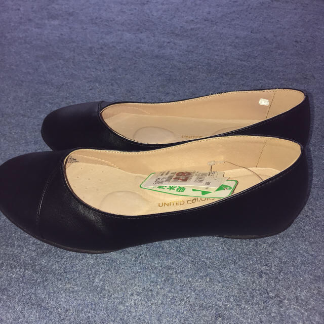 BENETTON(ベネトン)のパンプス 黒 ローヒール レディースの靴/シューズ(ハイヒール/パンプス)の商品写真