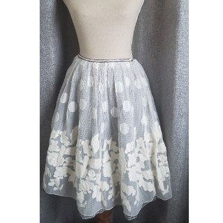 ロイスクレヨン(Lois CRAYON)の大変美品　ロイスクレヨン　日本製　可憐豪華な姫スカート　白オーガンジー/チェック(ひざ丈スカート)