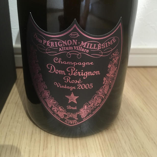 Dom Pérignon(ドンペリニヨン)のドンペリニヨン   ロゼ  2005 食品/飲料/酒の酒(シャンパン/スパークリングワイン)の商品写真