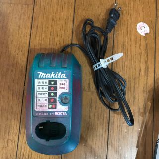 マキタ(Makita)のマキタ  充電器   DC07SA(工具/メンテナンス)