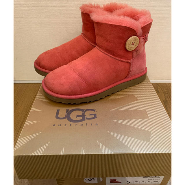 UGG(アグ)のUGG mini Bailey Button レディースの靴/シューズ(ブーツ)の商品写真