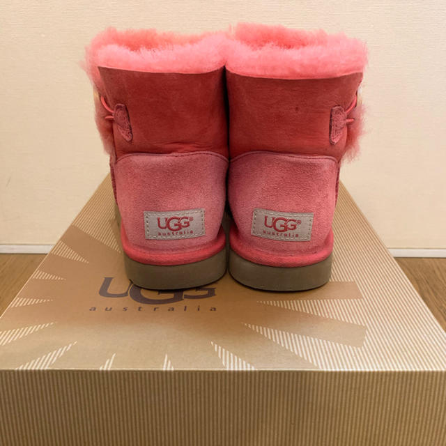 UGG(アグ)のUGG mini Bailey Button レディースの靴/シューズ(ブーツ)の商品写真