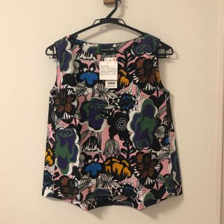 マリメッコ(marimekko)の【新品未使用・タグ付き】marimekko × UNIQLO 花柄タンクトップ(タンクトップ)