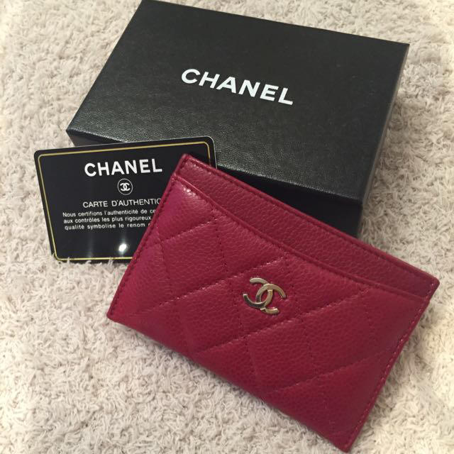 CHANEL(シャネル)のシャネルCHANEL赤レッドカードケース レディースのファッション小物(名刺入れ/定期入れ)の商品写真