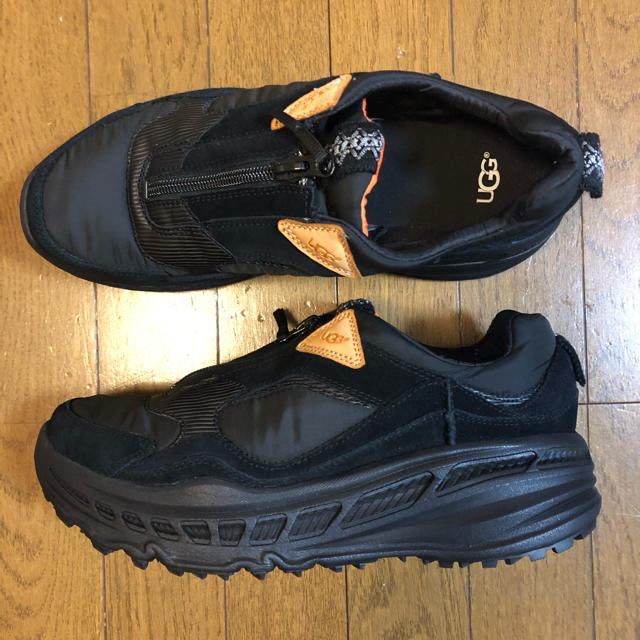 UGG(アグ)の805 X MLT ブラック 28cm UGG 室内で試着のみ 箱無し  メンズの靴/シューズ(スニーカー)の商品写真