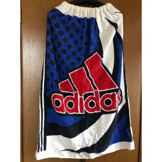 アディダス(adidas)のスイミング巻きタオル(マリン/スイミング)