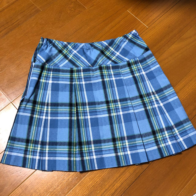 mikihouse(ミキハウス)の新品⭐️ミキハウス⭐️シトロンクリーム⭐️ミニスカート⭐️サイズ150 キッズ/ベビー/マタニティのキッズ服女の子用(90cm~)(スカート)の商品写真