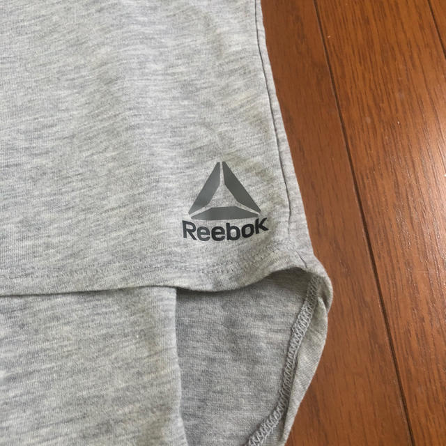 Reebok(リーボック)のヨガウェア  Lサイズ  Tee for taight スポーツ/アウトドアのトレーニング/エクササイズ(ヨガ)の商品写真