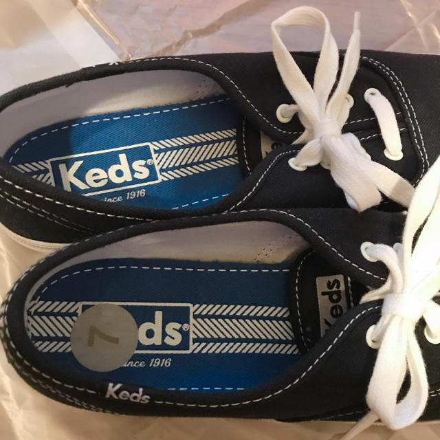 Keds(ケッズ)の新品未使用☆Keds ネイビースニーカー size7 レディースの靴/シューズ(スニーカー)の商品写真