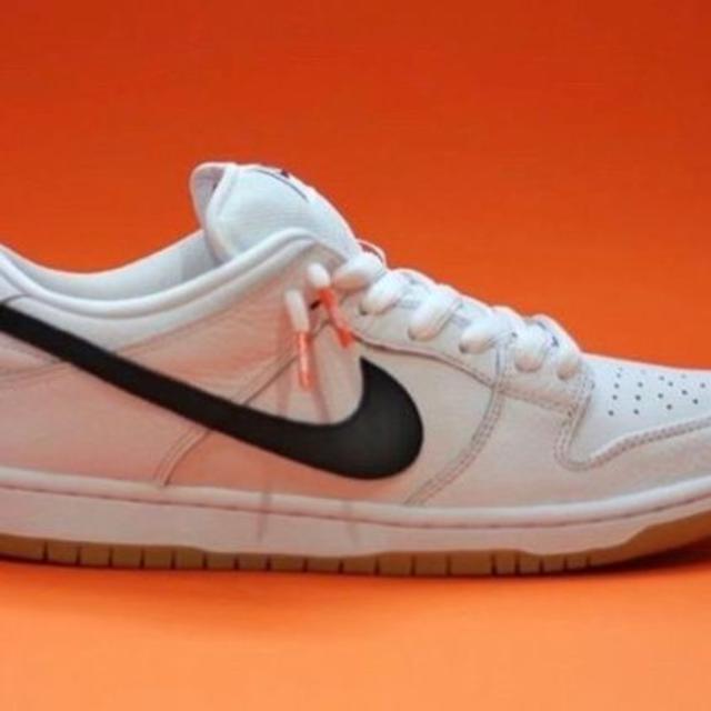 NIKE(ナイキ)のokmr9379様専用Nike SB Dunk Low White Gum メンズの靴/シューズ(スニーカー)の商品写真