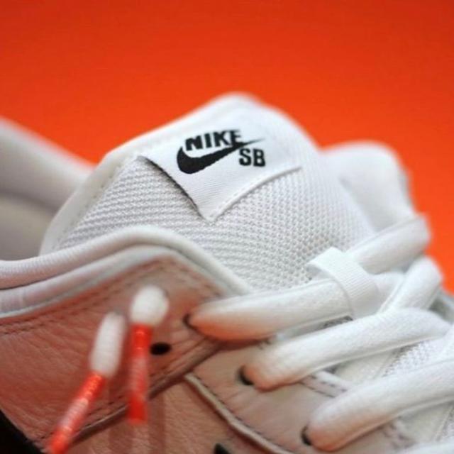NIKE(ナイキ)のokmr9379様専用Nike SB Dunk Low White Gum メンズの靴/シューズ(スニーカー)の商品写真