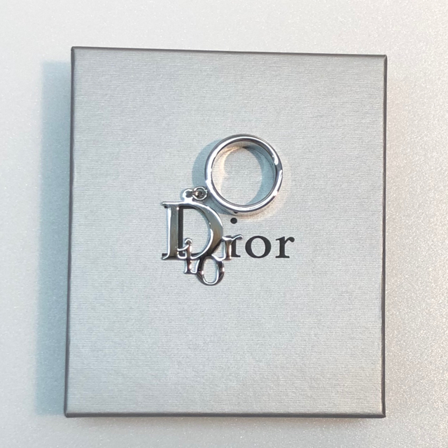 Christian Dior(クリスチャンディオール)の【送料無料・値下げ中】Christian Dior ロゴチャーム付きリング14号 レディースのアクセサリー(リング(指輪))の商品写真