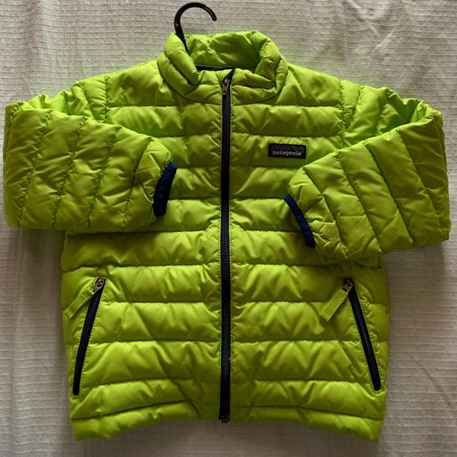 patagonia(パタゴニア)のPatagoniaダウン キッズ/ベビー/マタニティのキッズ服男の子用(90cm~)(ジャケット/上着)の商品写真