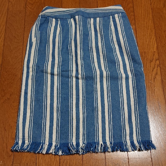 UNITED ARROWS(ユナイテッドアローズ)の【未使用】UNITED ARROWS    麻入り膝丈ストライプスカート レディースのスカート(ひざ丈スカート)の商品写真