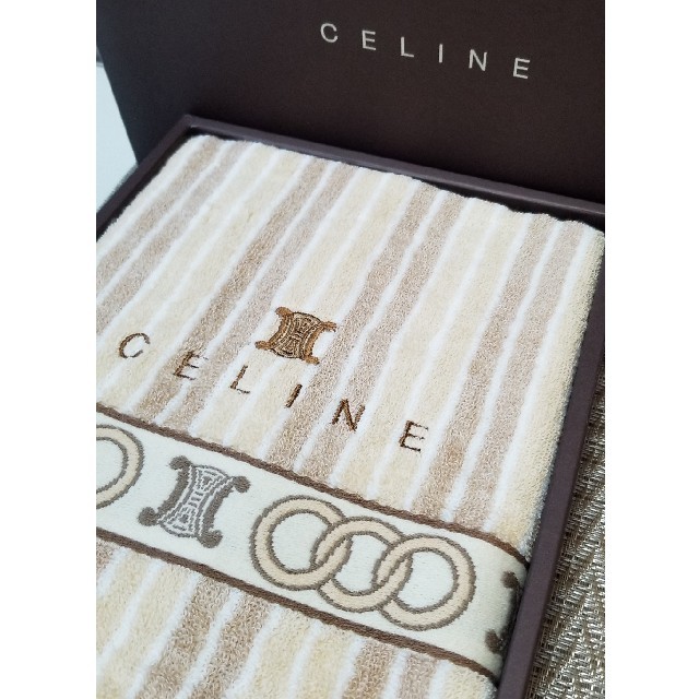 celine(セリーヌ)の【たぐなお様　専用】　セリーヌ　CELINE　　バスタオル　　　【新品】 インテリア/住まい/日用品の日用品/生活雑貨/旅行(タオル/バス用品)の商品写真