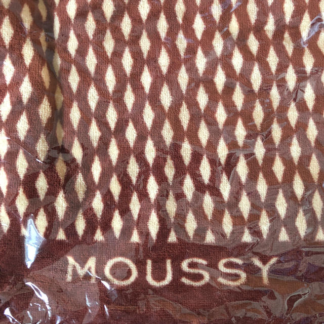 moussy(マウジー)のマウジー❤︎ノベルティ❤︎ポーチ&タオル レディースのファッション小物(ポーチ)の商品写真