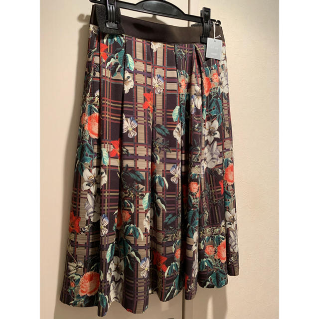 ef-de(エフデ)のef-de(エフデ)のチェックフラワープリントスカート レディースのスカート(ひざ丈スカート)の商品写真