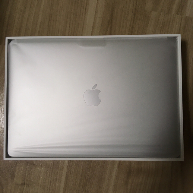 Mac (Apple) - ★ほぼ新品★Macbook air 現行 2018 128gb MRE82JA