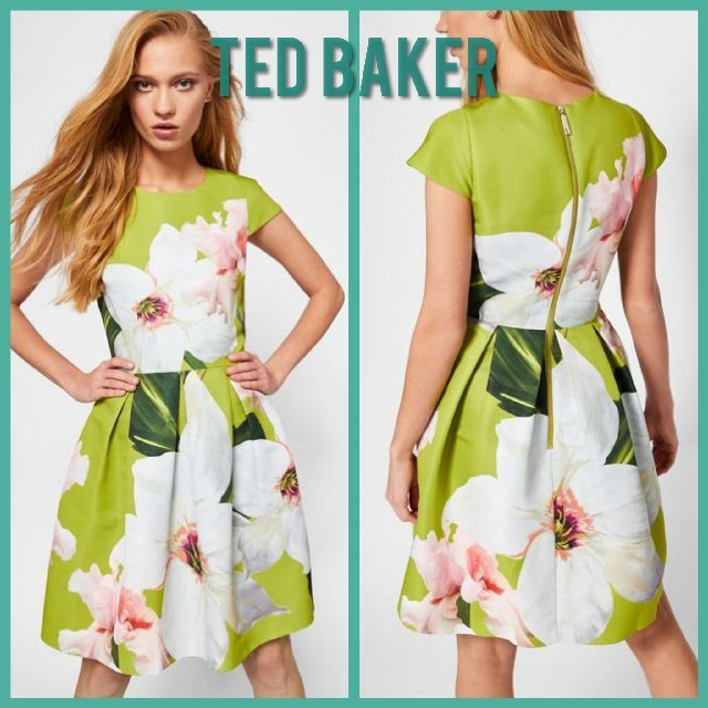 TED BAKER(テッドベイカー)のTED BAKER☆花柄フレアワンピ レディースのワンピース(ひざ丈ワンピース)の商品写真