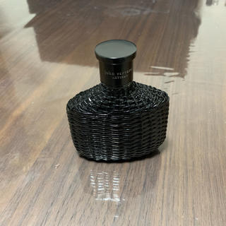 アルティザン(ARTISAN)のJOHN VARVATOS  アルティザン ブラックEDT  75ml(香水(男性用))