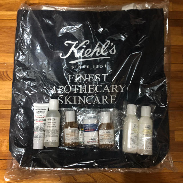 Kiehl's(キールズ)のKIEHL'S トートバック等 未使用 コスメ/美容のキット/セット(サンプル/トライアルキット)の商品写真