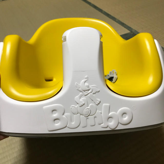 Bumbo(バンボ)のバンボ バンボマルチシート  テーブル付き キッズ/ベビー/マタニティの授乳/お食事用品(その他)の商品写真