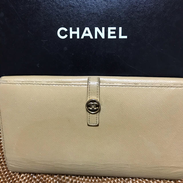 CHANEL(シャネル)の値下げしました！シャネル長財布 レディースのファッション小物(財布)の商品写真