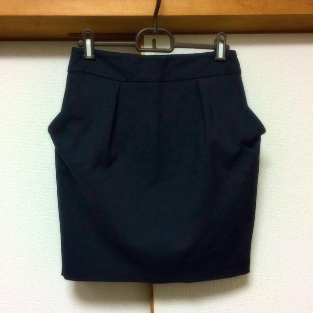 ZARA(ザラ)のオフィスカジュアルにぴったり黒スカート レディースのスカート(ミニスカート)の商品写真