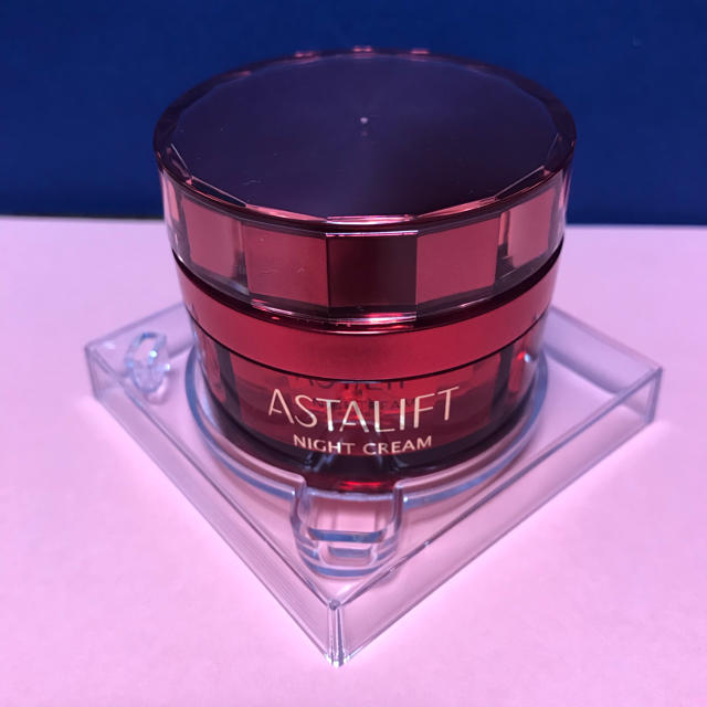 ASTALIFT(アスタリフト)のアスタリフトナイトクリーム30g ×2 コスメ/美容のスキンケア/基礎化粧品(フェイスクリーム)の商品写真