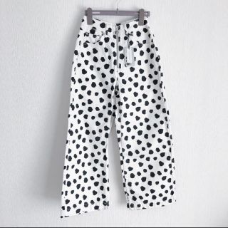 トップショップ(TOPSHOP)のトップショップ  牛柄 デニムパンツ ジップ(デニム/ジーンズ)