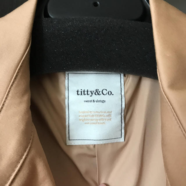 titty&co(ティティアンドコー)のtitty&co 新品タグ付き トレンチコート レディースのジャケット/アウター(トレンチコート)の商品写真