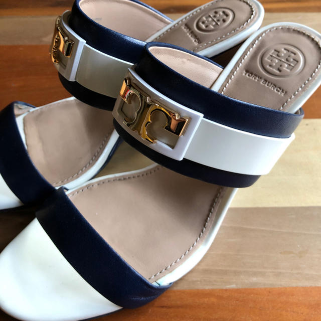 Tory Burch(トリーバーチ)の美品 トリーバーチ 6 レディースの靴/シューズ(サンダル)の商品写真