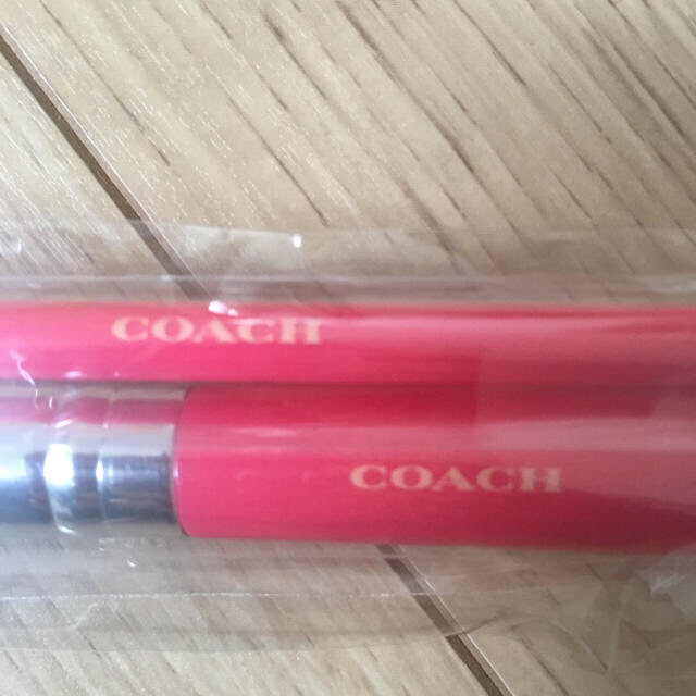 COACH(コーチ)の【未開封品】coach メイクブラシ2本セット コスメ/美容のベースメイク/化粧品(その他)の商品写真