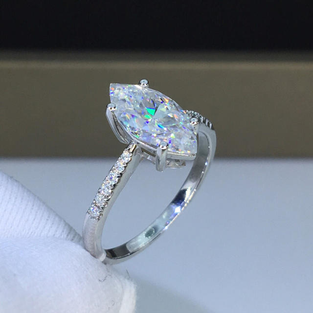 🉐18k 🉐モアサナイト1.5ct💍の通販 by mi'🤗25日〜2月10日まで休暇出荷は中旬以後順次発送😊｜ラクマ