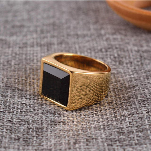 ブラックオニキス ゴールドスクエアリング 18KGP メンズのアクセサリー(リング(指輪))の商品写真