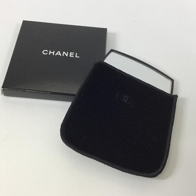 CHANEL(シャネル)のシャネル 携帯用ミラー 片面 ☆美品☆ 6.7cm 手鏡 CHANEL レディースのファッション小物(ミラー)の商品写真