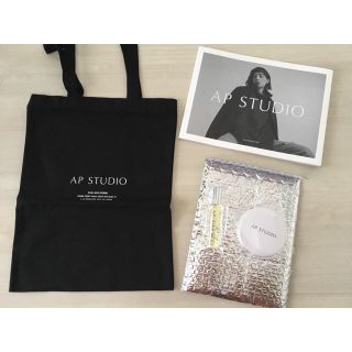 アパルトモンドゥーズィエムクラス(L'Appartement DEUXIEME CLASSE)のAP STUDIO 限定ノベルティ(トートバッグ)