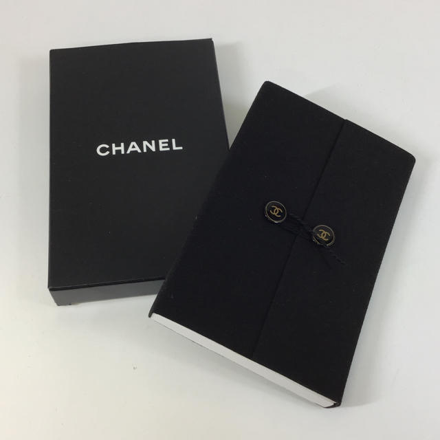 CHANEL(シャネル)のシャネル ミニノート メモ帳 長期保管未使用品 ノベルティ CHANEL インテリア/住まい/日用品の文房具(ノート/メモ帳/ふせん)の商品写真